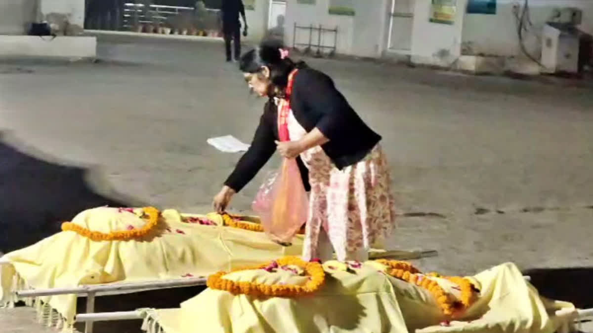 Pushpalata Singh gives dignity to dead