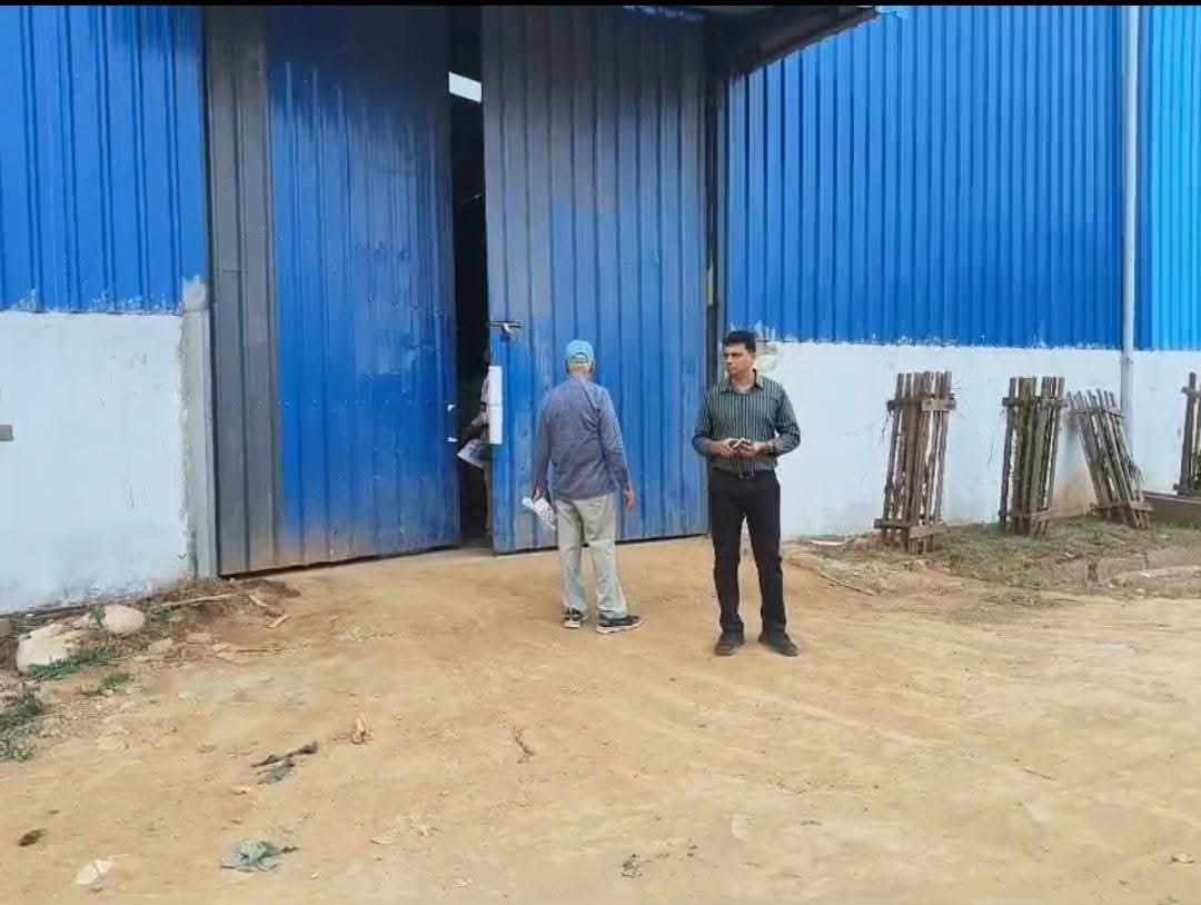 DRI team raid an illegal urea stockpile