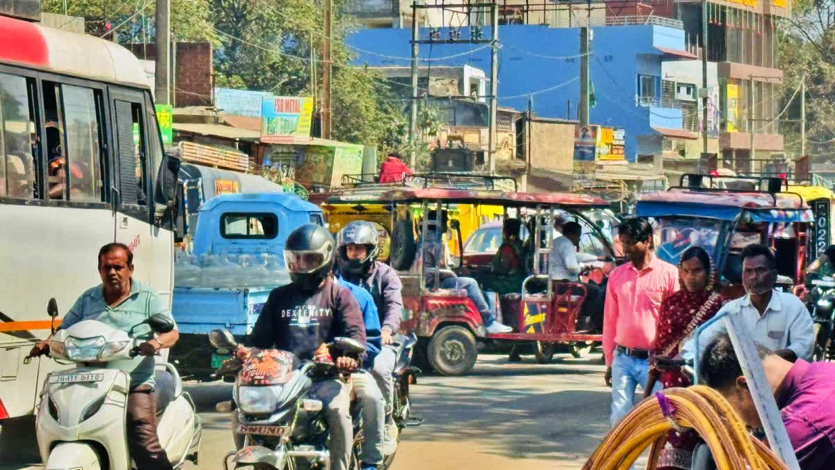TRAFFIC JAMS IN GIRIDIH