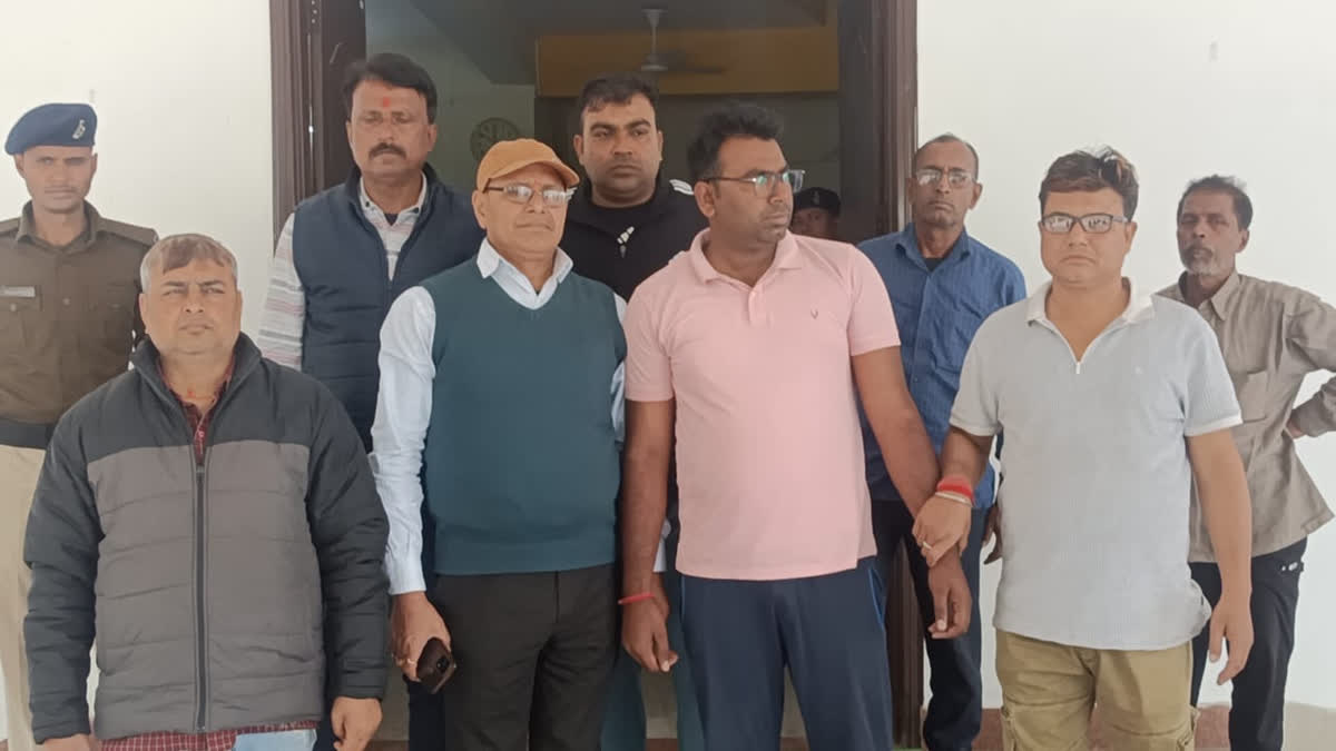 Sub Inspector arrested taking bribe