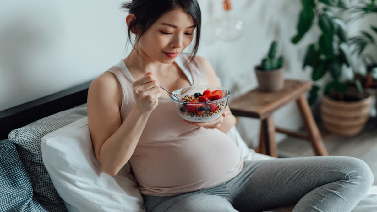 RIGHT AGE TO PLAN FOR A BABY  RIGHT AGE FOR PREGNANCY  RISKS AND AGE OF PREGNANCY  RIGHT AGE TO BECOME A MOTHER