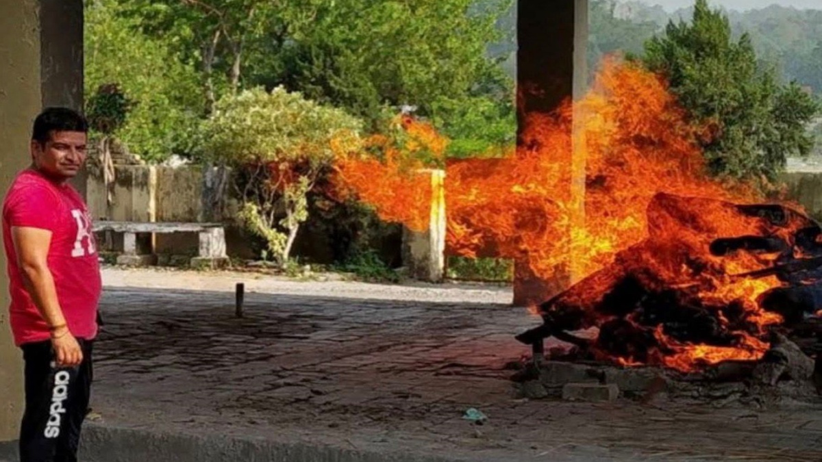 संस्कार के बाद करते हैं अस्थि विसर्जन