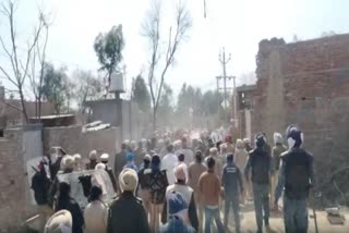 Bathinda Farmers March Update clash between police and farmers in village jeond