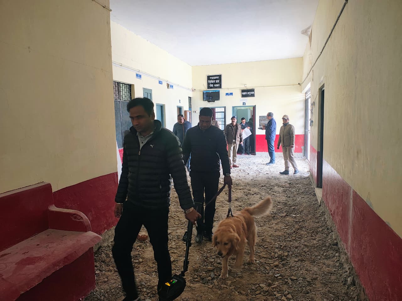 Bomb threat to Pauri court