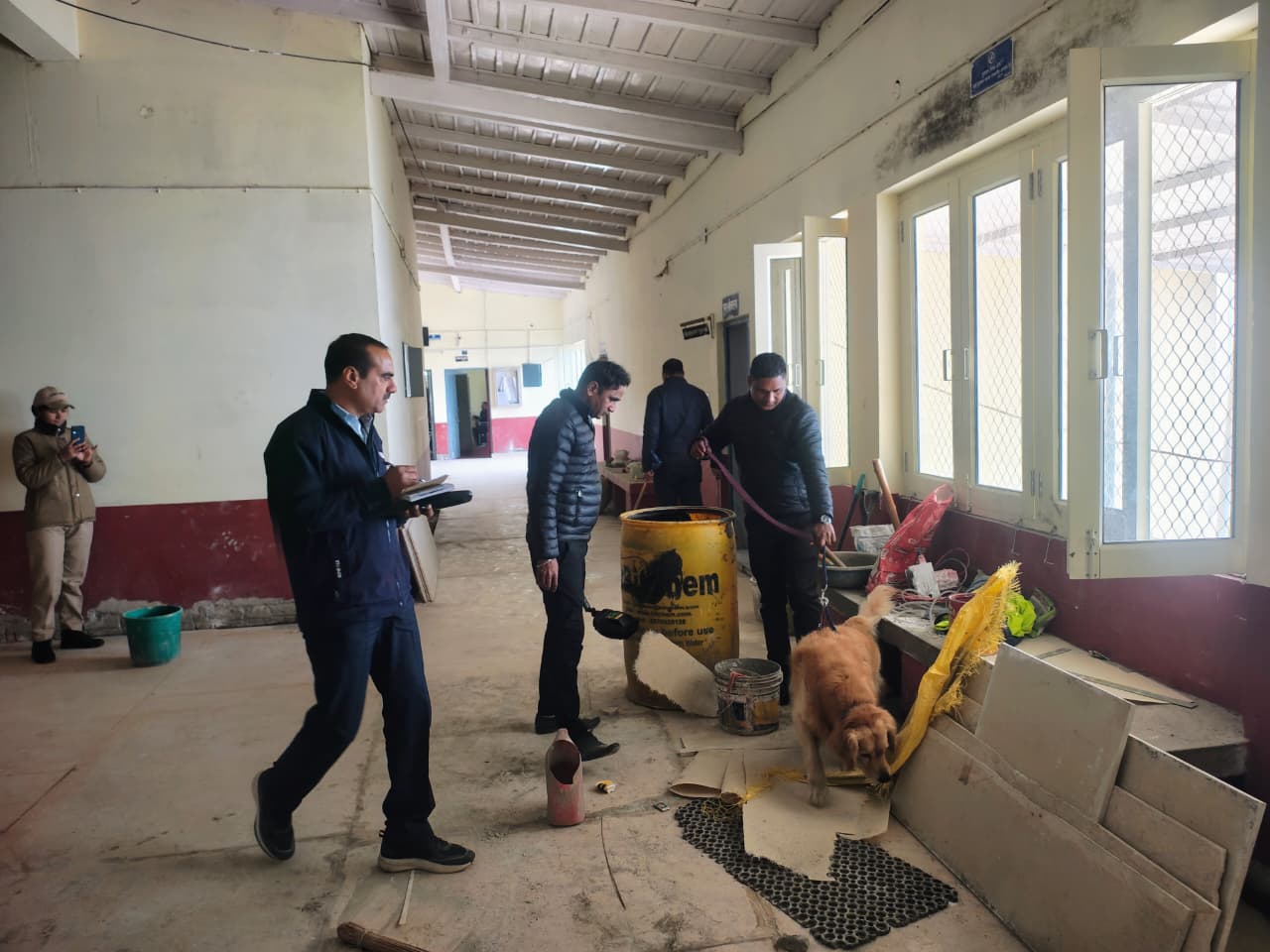 Bomb threat to Pauri court