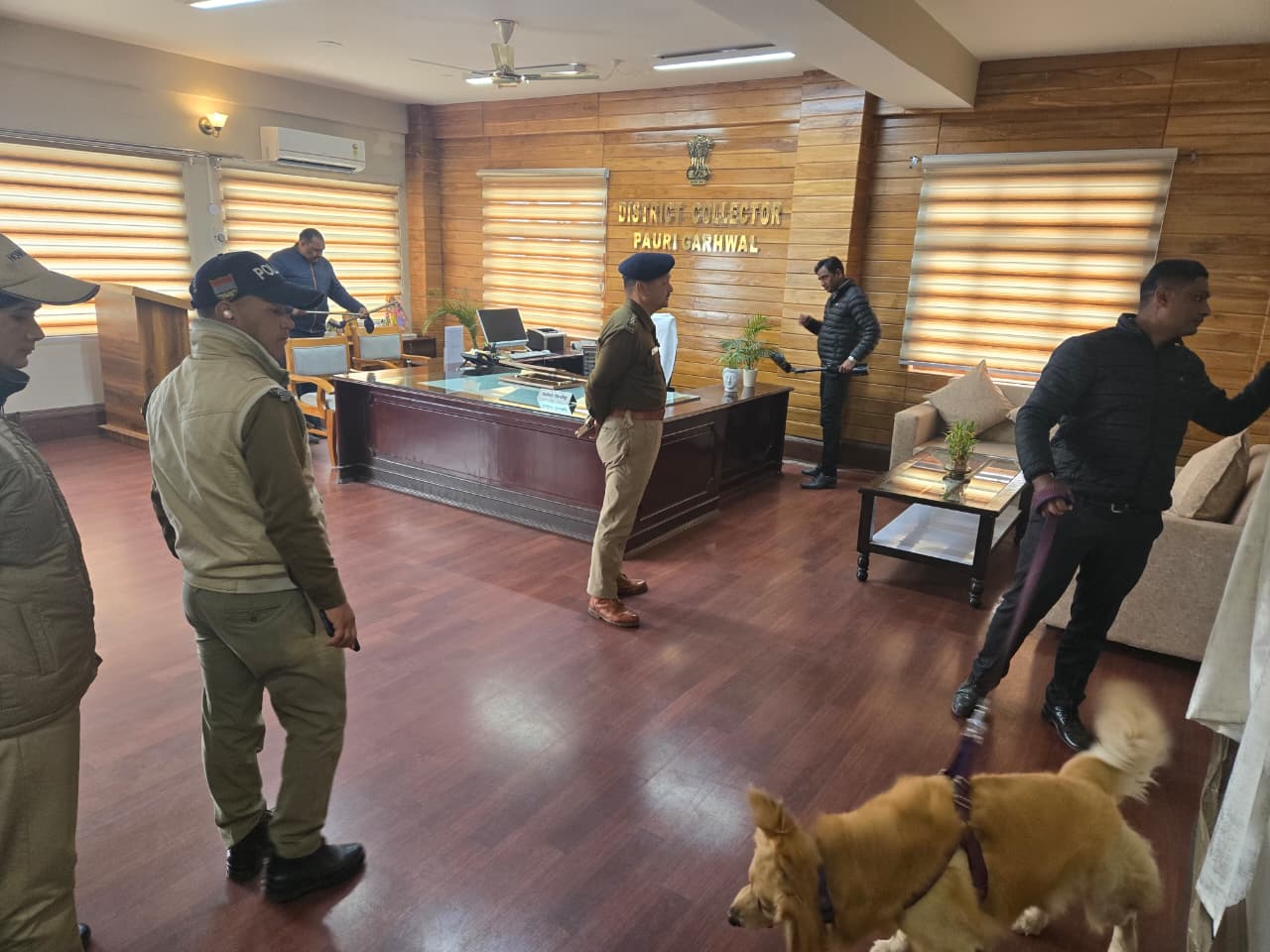 Bomb threat to Pauri court