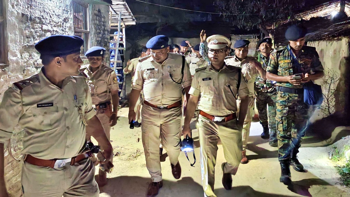 मोतिहारी एसपी भी पुलिस बल के साथ पहुंचे