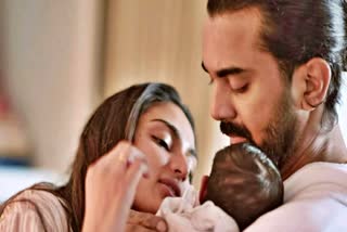 Athiya Shetty and Indian batter KL Rahul show daughter's picture