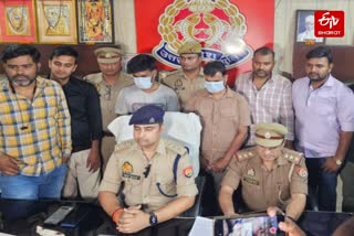 पुलिस ने दो इनामी बदमाशों को किया  गिरफ्तार.