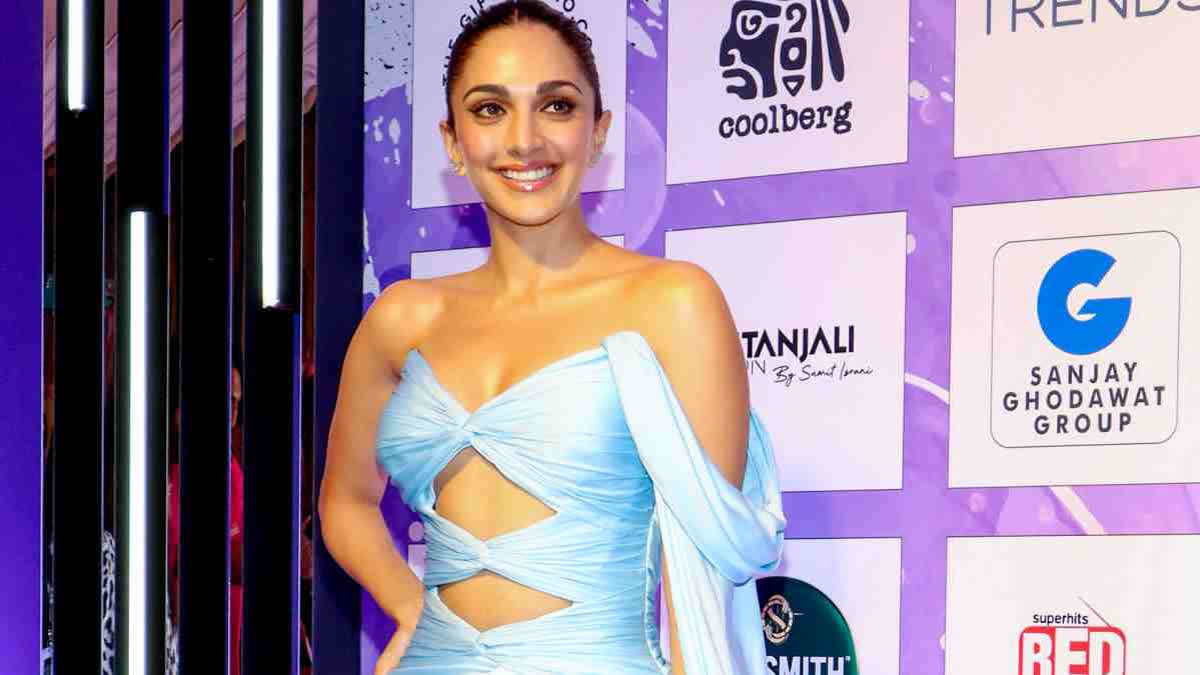 kiara advani purple dress Kiara Advani looks like an absolute boss babe in a purple pantsuit . # kiaraadvani #bollywoodstar #bollywoodstars #bollywoodlove #bollywoodlovers #bollywoodcelebrity #bollywoodactors #bollywoodcinema #bollywoodmovie #bollywoodworld