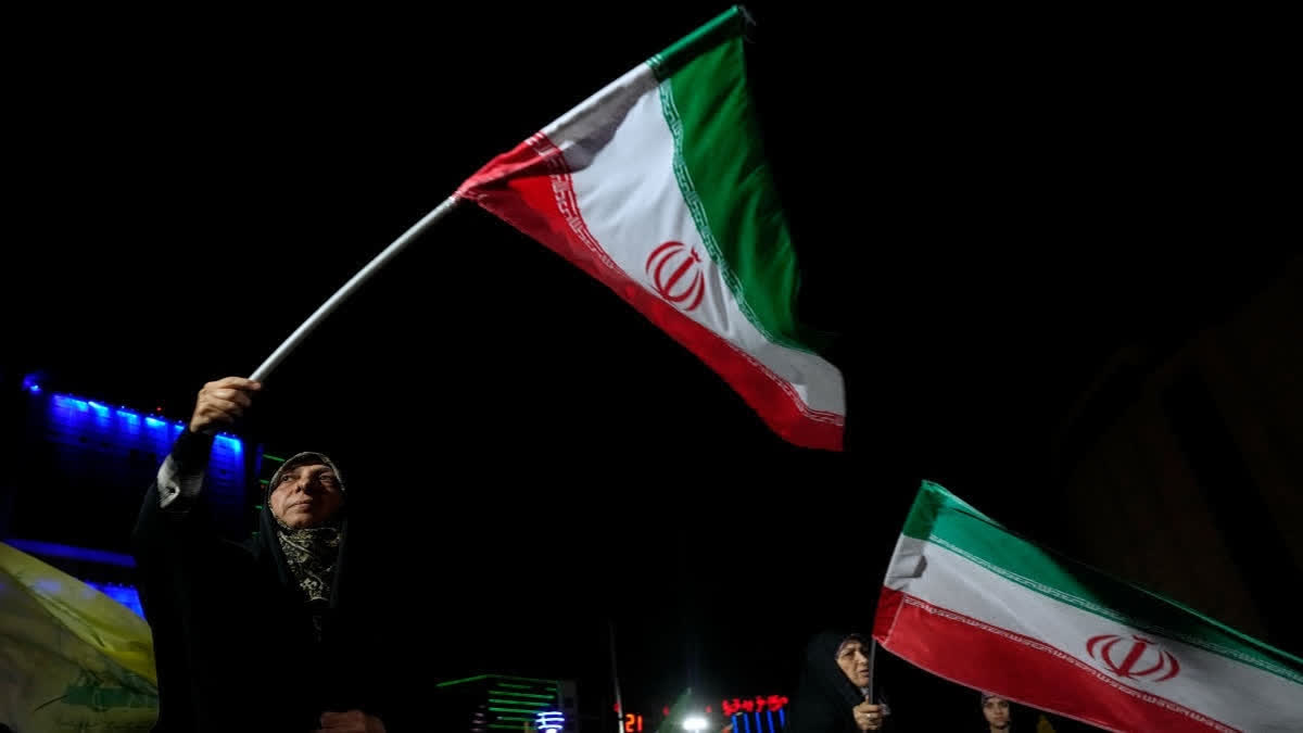 In Pictures: US-Iran Seal Landmark Deal To End Middle East War US Iran Seal Landmark Deal To End Middle East war