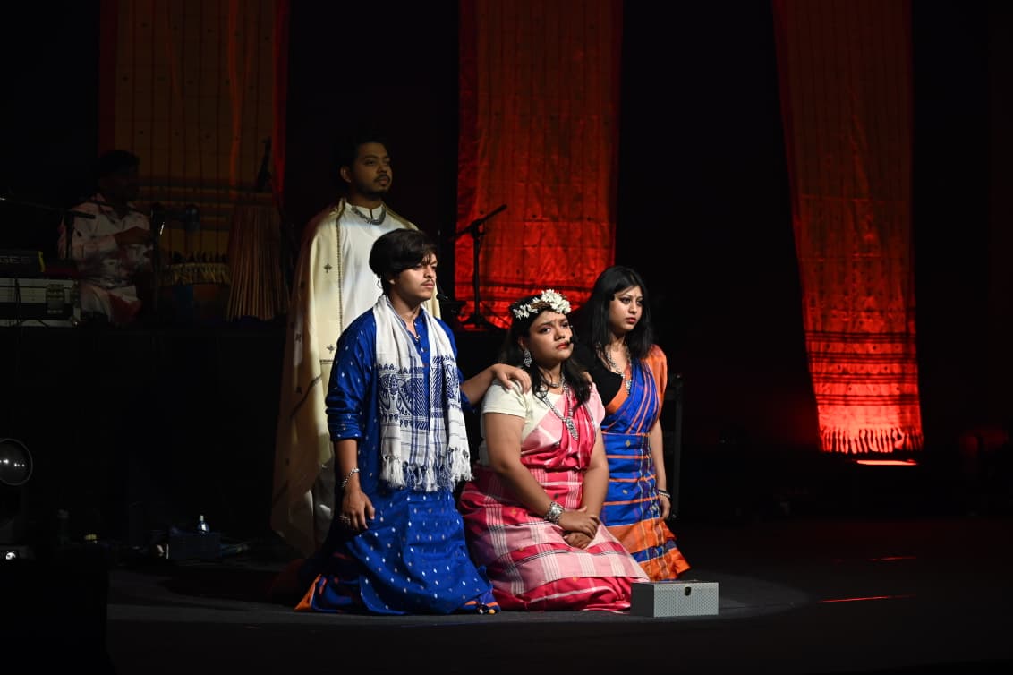 20 Tribal Students From Odisha Take Shakespeare's ‘Hamlet’, ‘Macbeth ...