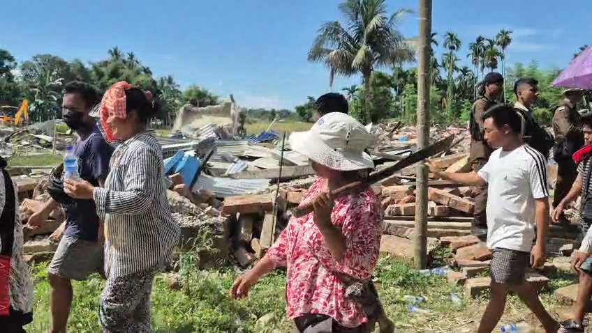 Naga women stop eviction drive