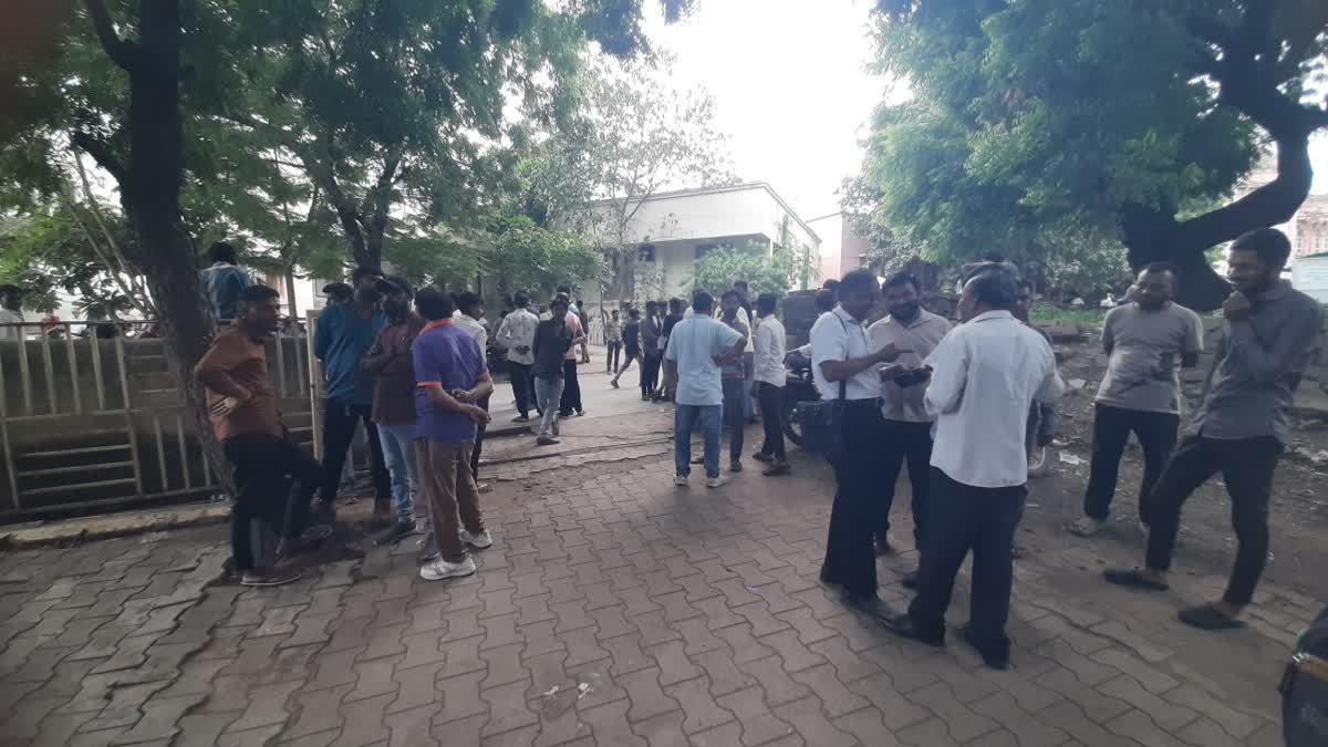 3 Die After Falling in Well in Bhavnagar's Ukharla, Family Alleges Police Raid