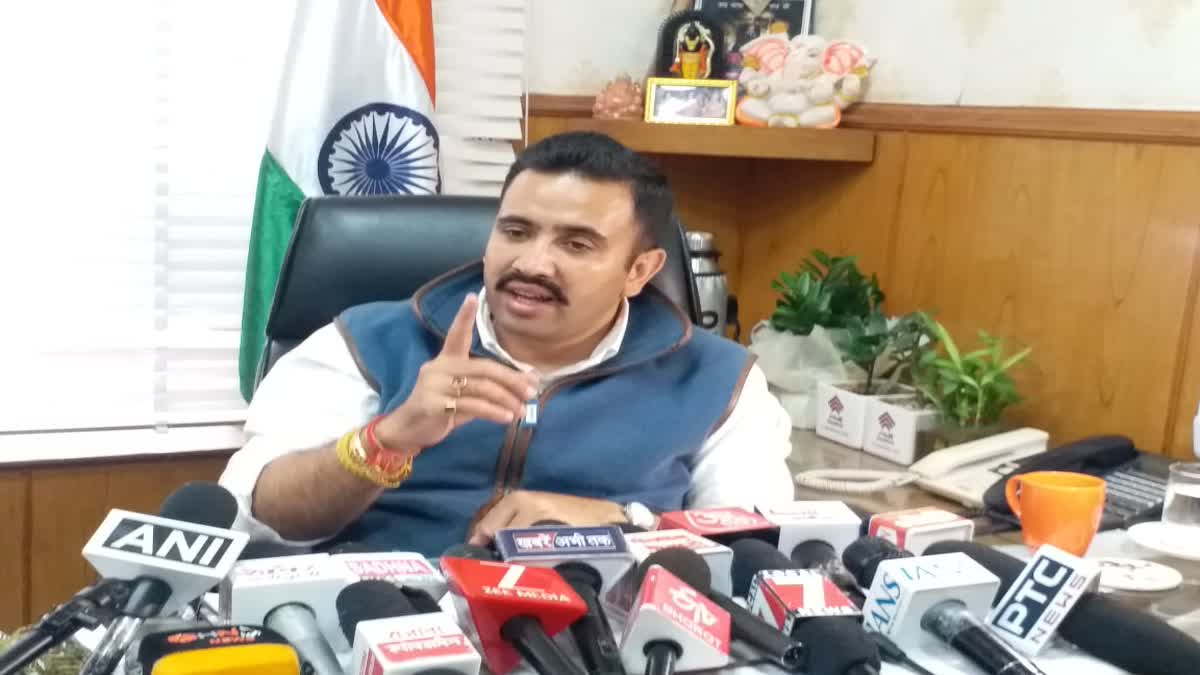 लोक निर्माण मंत्री विक्रमादित्य सिंह