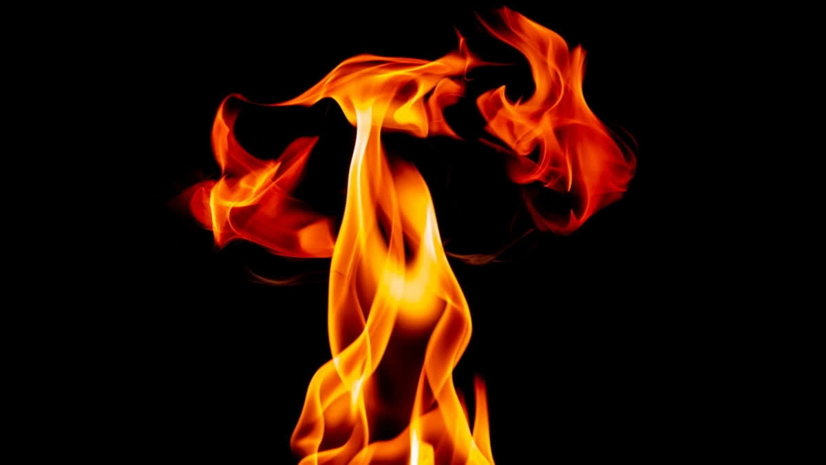 Punjab: Fire Breaks Out In Mattress Factory In Bathinda; 4 Labourers Rescued, 3 Dead Three workers died after a terrible fire broke out inside a mattress factory in the Gehri Buttar villageĀ on the Dabbwali Road on Tuesday night.