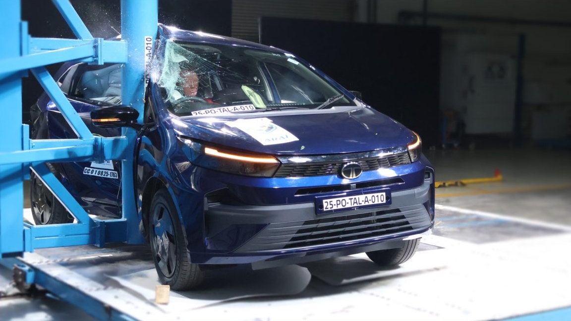 Tata Altroz facelift crash test