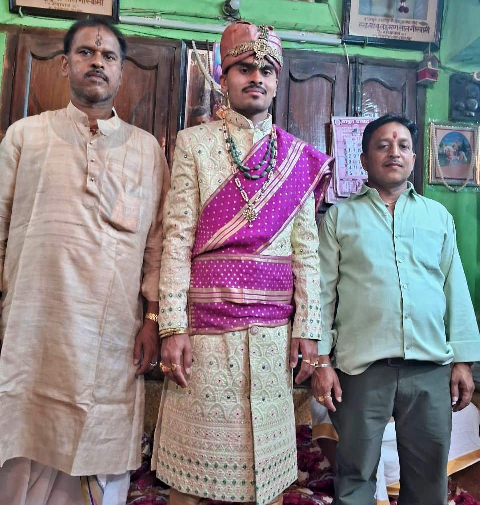 बारात निकलने से पहले पंडा समाज के वर पक्ष