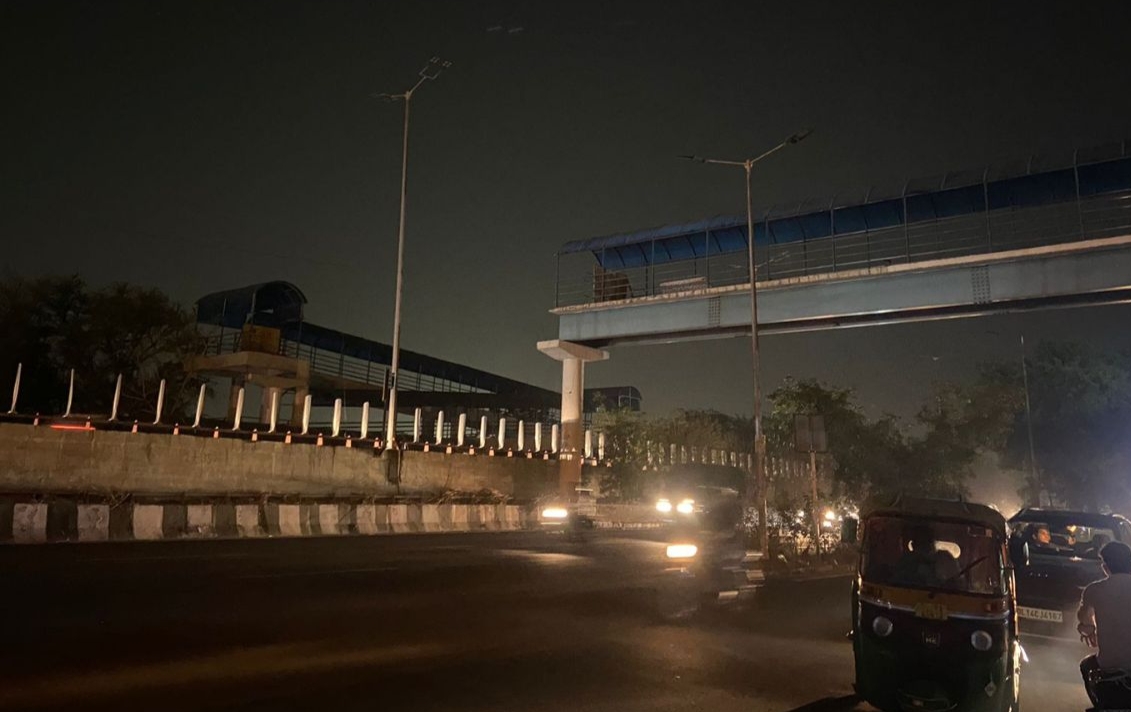 दिल्ली की सड़कों को आधुनिक स्ट्रीट लाइटों से बदलने की तैयारी, 15 साल बाद एक साथ लगेंगी हज़ारों लाइट