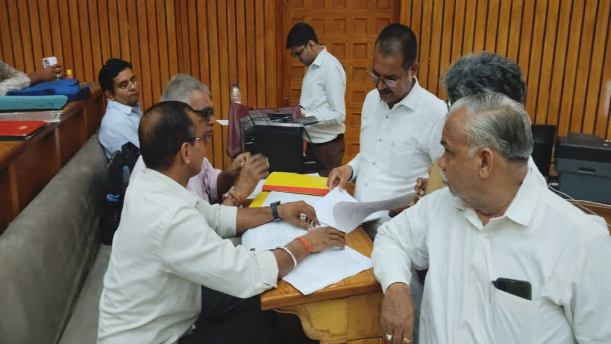 Collecting nomination forms in Jodhpur