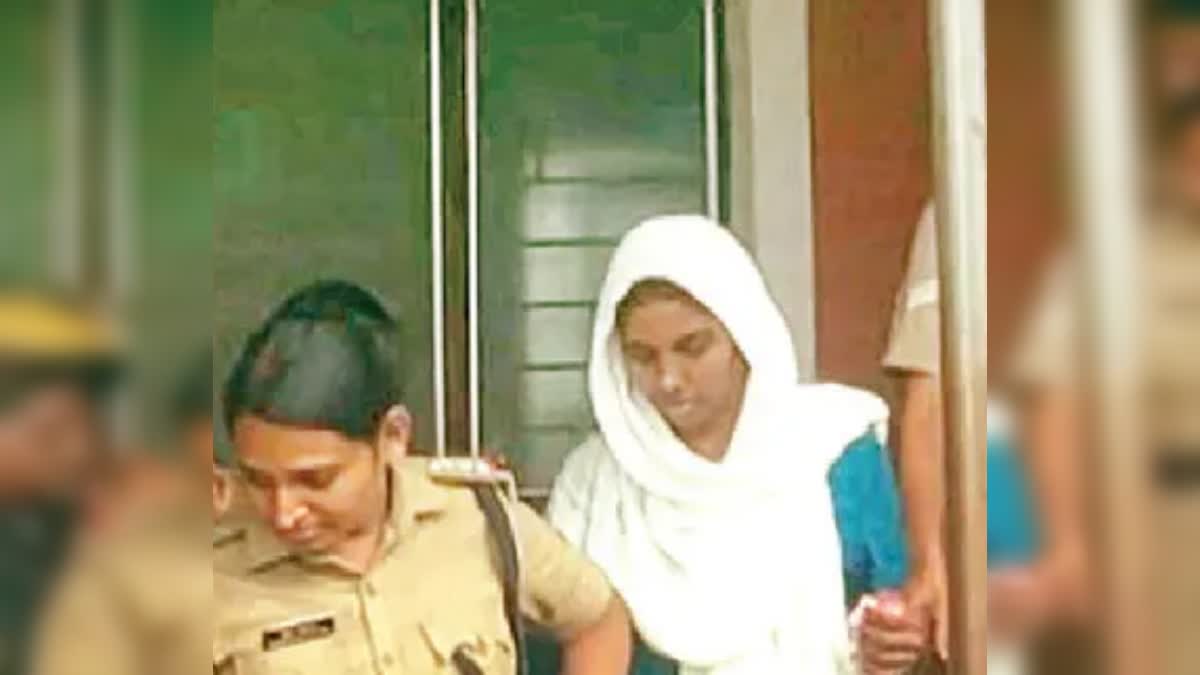 GOLD ROBBERY  PATHANAMTHITTA  PATHANAMTHITTA ROBBERY CASE  സ്വർണം മോഷ്‌ടിച്ചു