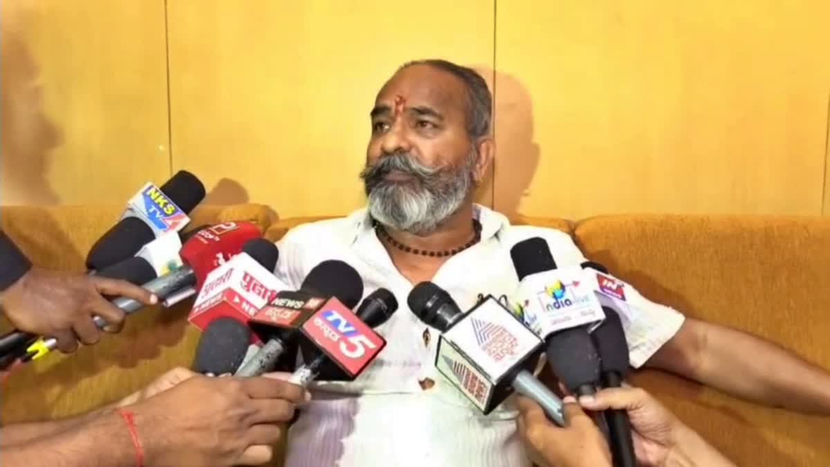 Ak47 ಇಟ್ಟುಕೊಂಡವರು ಕಾಂಗ್ರೆಸ್ ಸರ್ಕಾರದಲ್ಲಿ ಶಾಸಕರಾಗಿ ಮಂತ್ರಿಗಳಾಗಿದ್ದಾರೆ ...