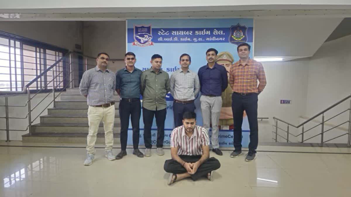 ગુજરાત સાયબર પોલીસે આંતરરાષ્ટ્રીય સાયબર સ્લેવરી રેકેટના મુખ્ય સૂત્રધાર નિલેશ પુરોહિતને ઝડપી પાડ્યો