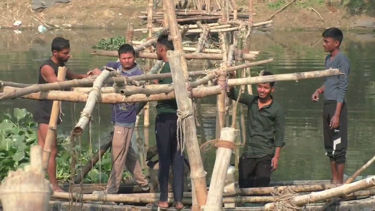 Bridging the Gap: Where The Government Fails, People Of Daniyalpur Rise Daniyalpur Villagers Building Bamboo Bridge