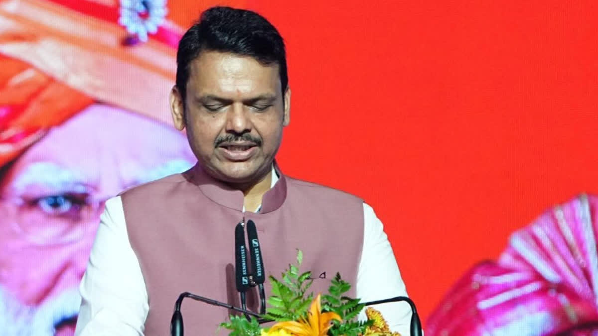 Bill Aimed At Curbing 'Urban Naxalism' Re-Introduced In Maharashtra Assembly; CM Stresses Its Need Bill Aimed At Curbing 'Urban Naxalism' Re-Introduced In Maharashtra Assembly; CM Stresses Its Need