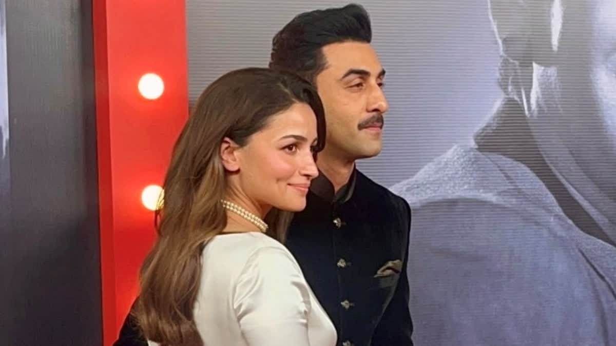 Alia Bhatt Shuts Down Social Media Claims Of Ranbir Kapoor Ignoring Her At Raj Kapoor's Event Alia Bhatt Shuts Down Social Media Claims Of Ranbir Kapoor Ignoring Her At Raj Kapoor's Event