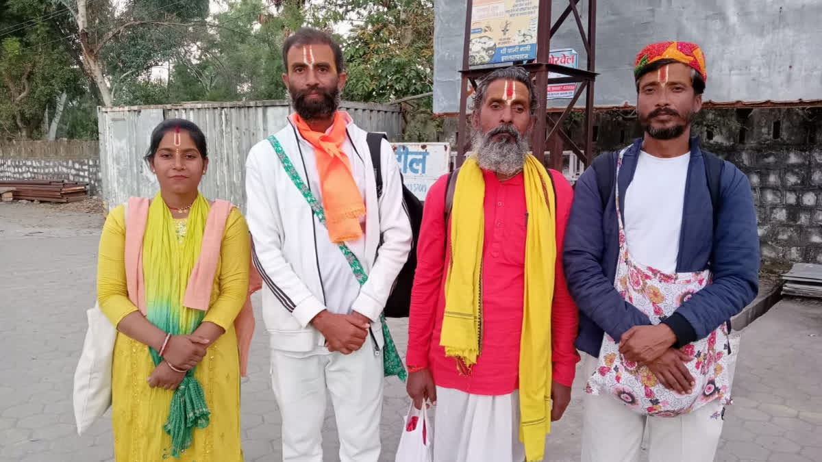 Environmentalist Couple And Two Companions Undertake 3300 Km Foot March To Spread Message Of Water Conservation