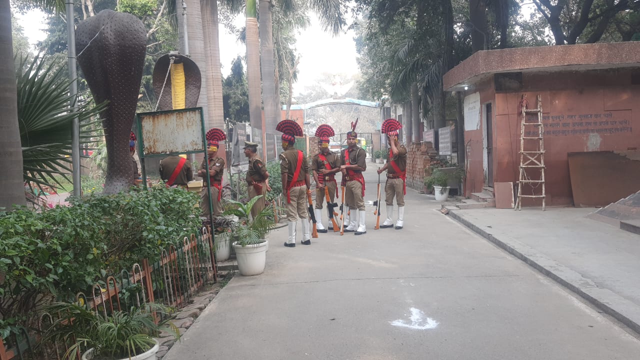 मशहूर मूर्तिकार राम वनजी सुता