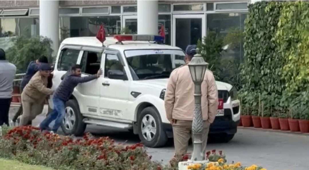 Security lapse in CM security