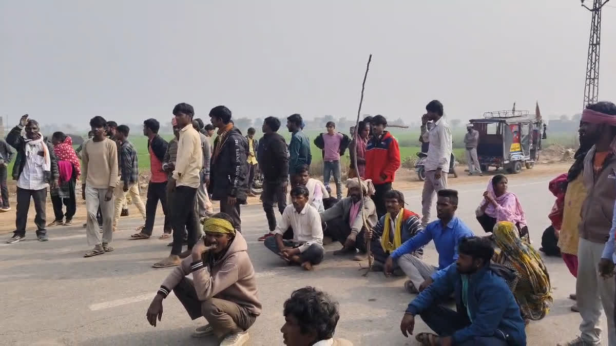 Enraged labourers blocked National Highway 911 and are demanding the immediate arrest of the accused.