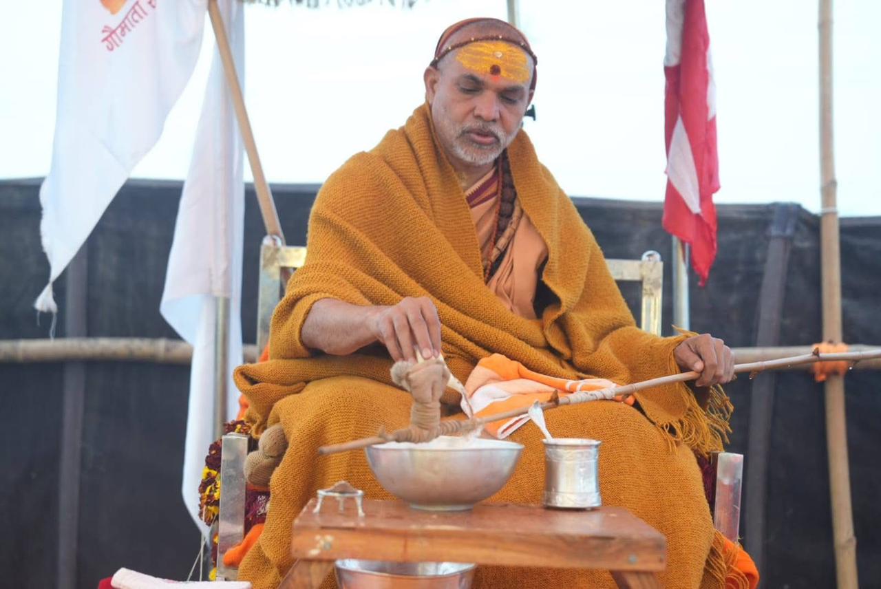 Swami Avimukteshwaranand On Hunger Strike After Police Lathicharge His Followers