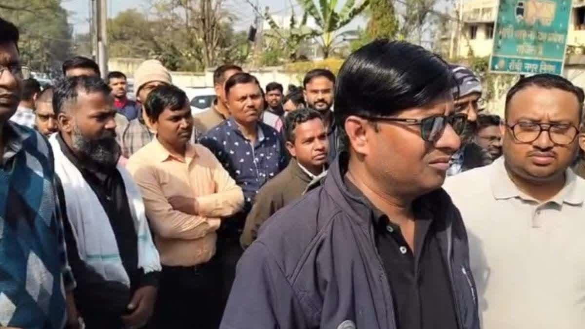 need-based-lecturer-working-in-polytechnic-colleges-protest-in-ranchi