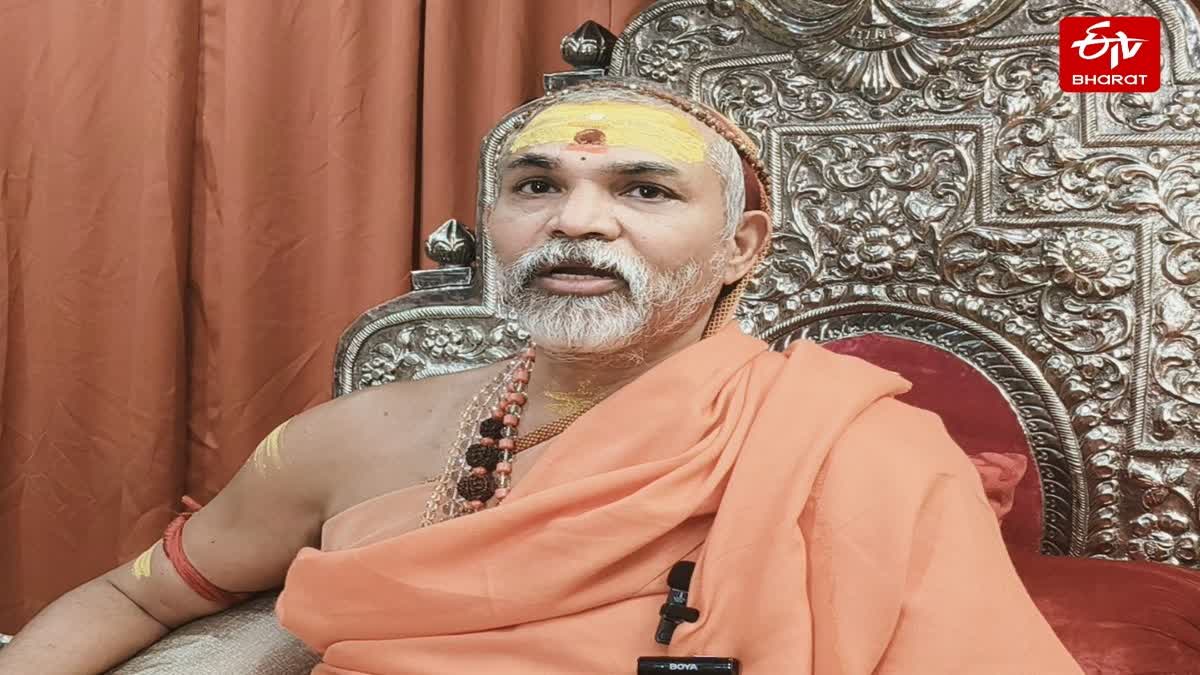 स्वामी अविमुक्तेश्वरानंद ने डिप्टी सीएम पर उठाए सवाल.