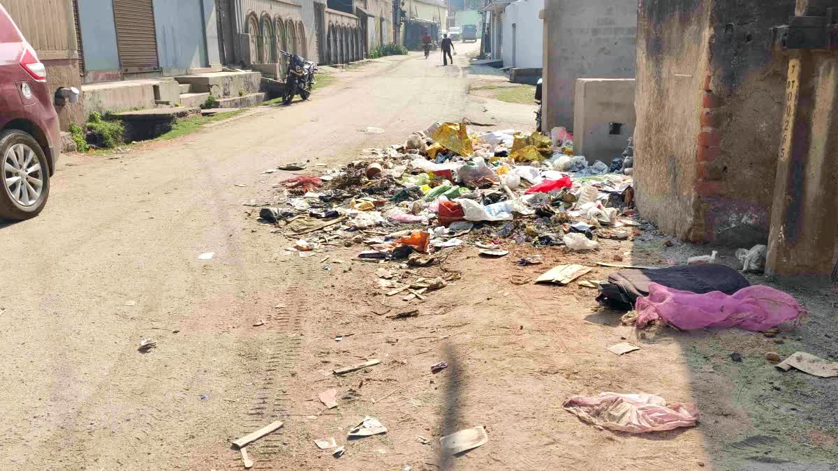 problem of drain and dirt in Ward 29 regarding municipal elections In Giridih