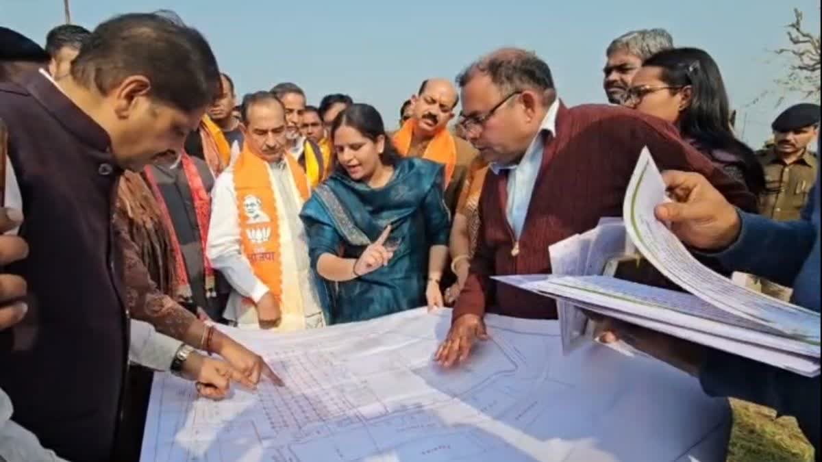 सभास्थल पहुंचे मदन राठौड़
