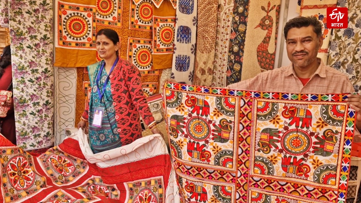 Gujarati couple at Mandi Saras Mela