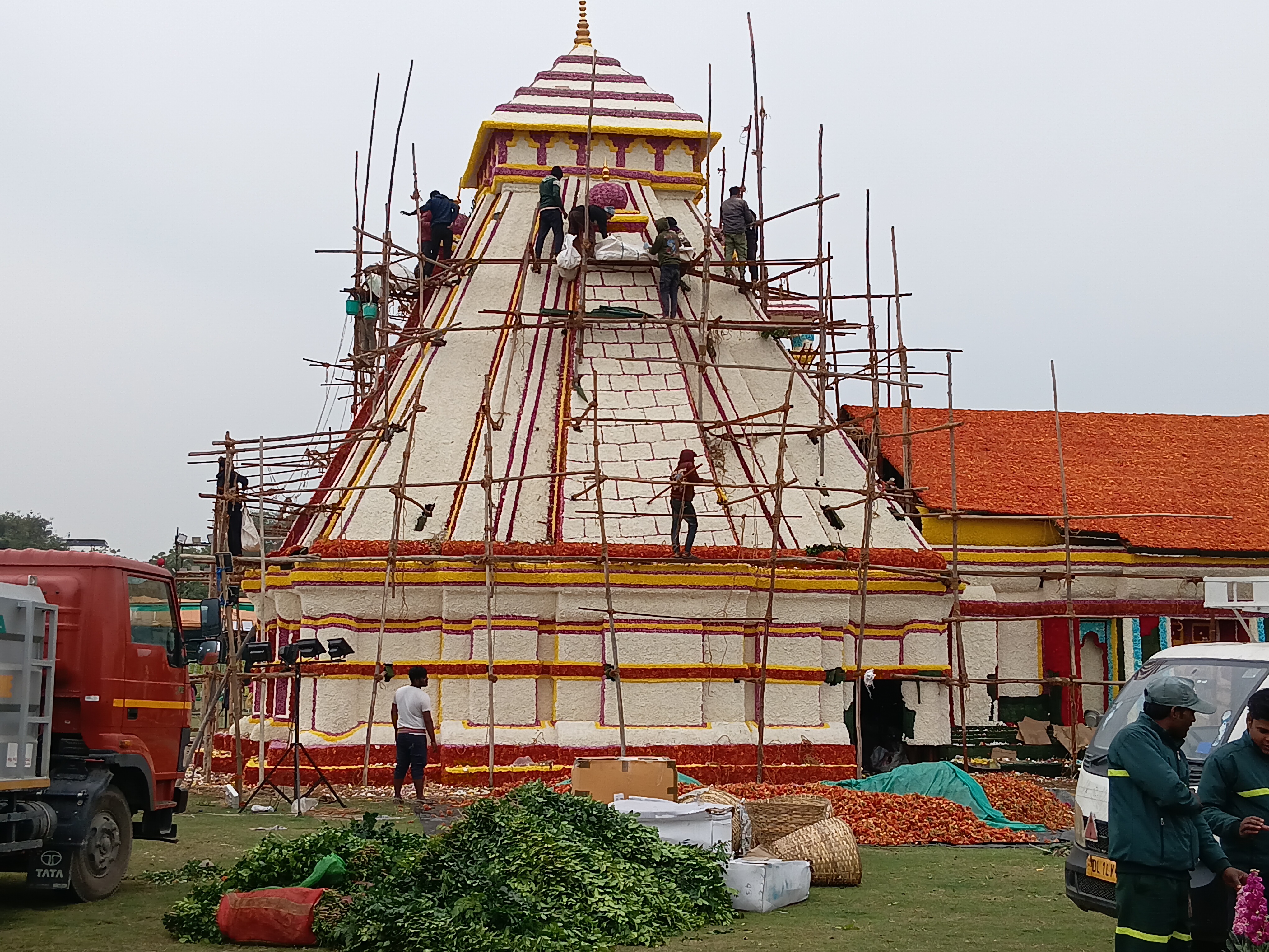 फ्लावर शो में केदारनाथ मंदिर