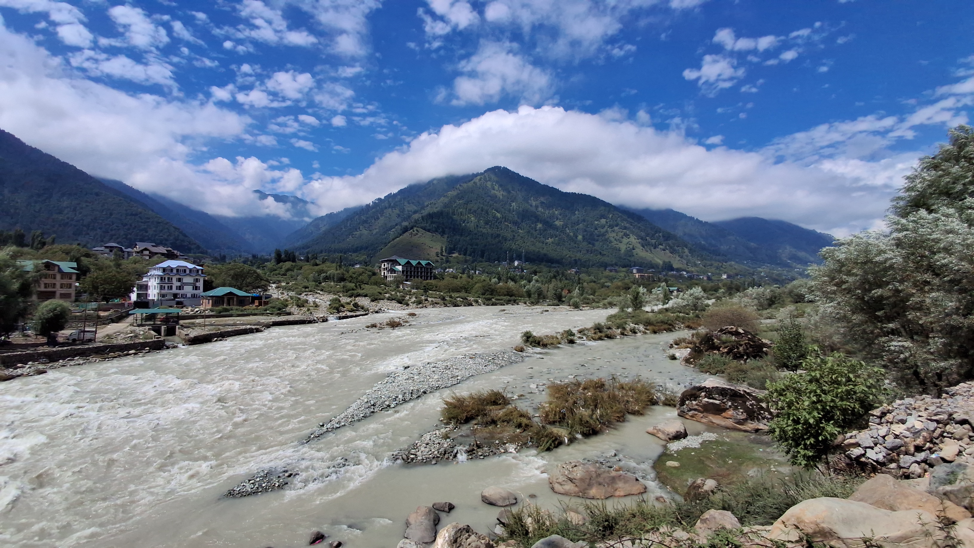 PDA declares key tourist spots and river banks polythene free Urdu News