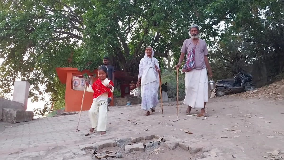 4-Year-Old Walks 3,000 KM Narmada Parikrama After Cancer Recovery In Madhya Pradesh
