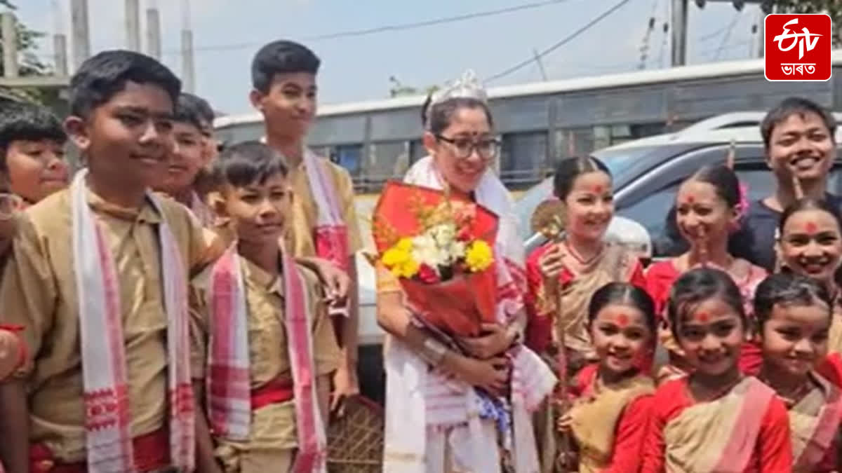 Lizamani Shensawa, the Bihu Samragi of Latashil present in Moran