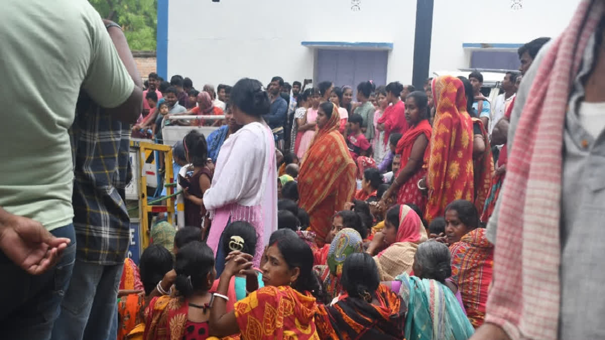 Residents of Parlalpur village in Kaliachak 3 block are living in fear since violence erupted in Murshidabad's Dhulian a few days back.