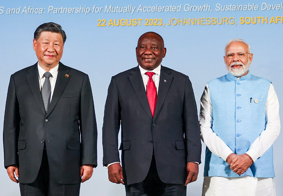 Prime Minister Narendra Modi poses for a photograph with South African President Cyril Ramaphosa and Chinese President Xi Jinping during the 15th BRICS Summit, in Johannesburg on Aug 23, 2023.