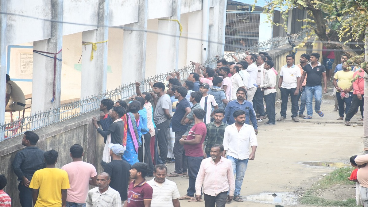 Residents of Parlalpur village in Kaliachak 3 block are living in fear since violence erupted in Murshidabad's Dhulian a few days back
