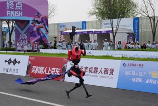 China Robot breaks human world record