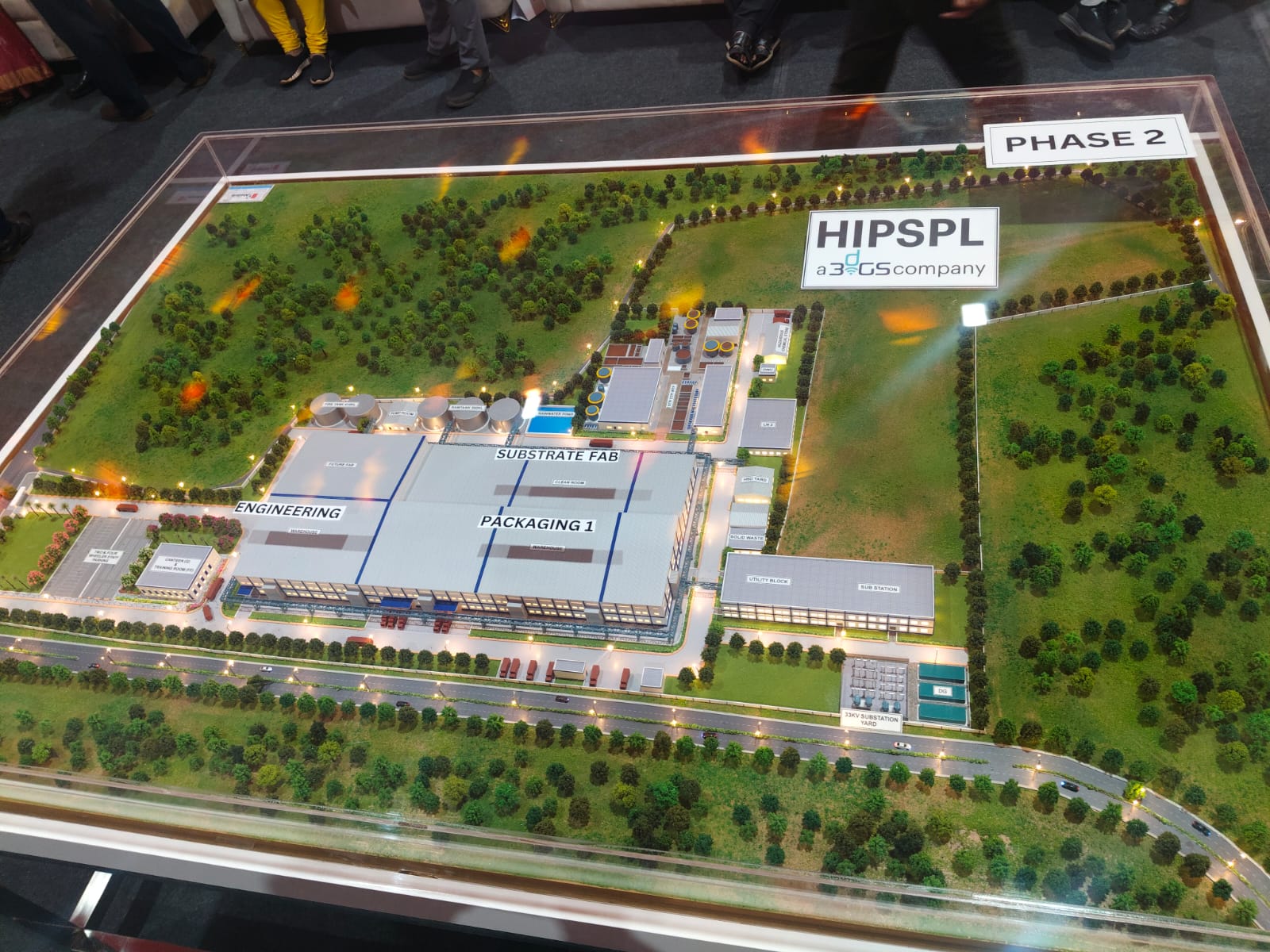 3डी ग्लास चिप पैकेजिंग यूनिट का खाका