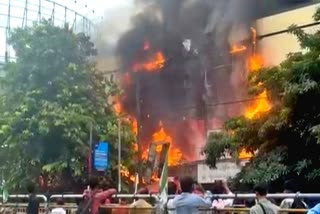 KOZHIKODE FIRE ACCIDENT  KOZHIKODE NEWS  KOZHIKODE UPDATE  KOZHIKODE BUILDING CAUGHT FIRE